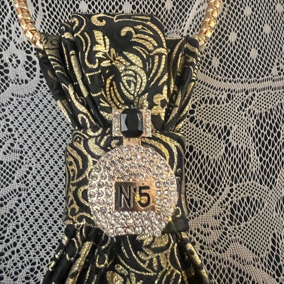 Elegant Black and Gold Patterned Women's Scarf - Picture 2 of 4